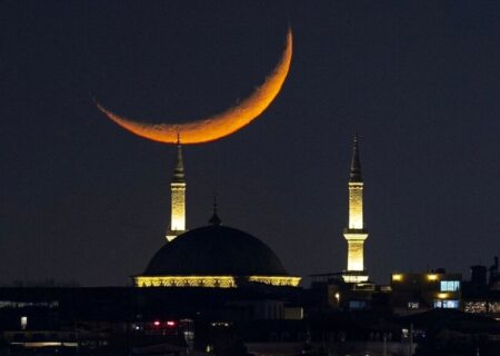 هلال ماه در غروب سه‌شنبه با چشم غیرمسلح قابل رویت است