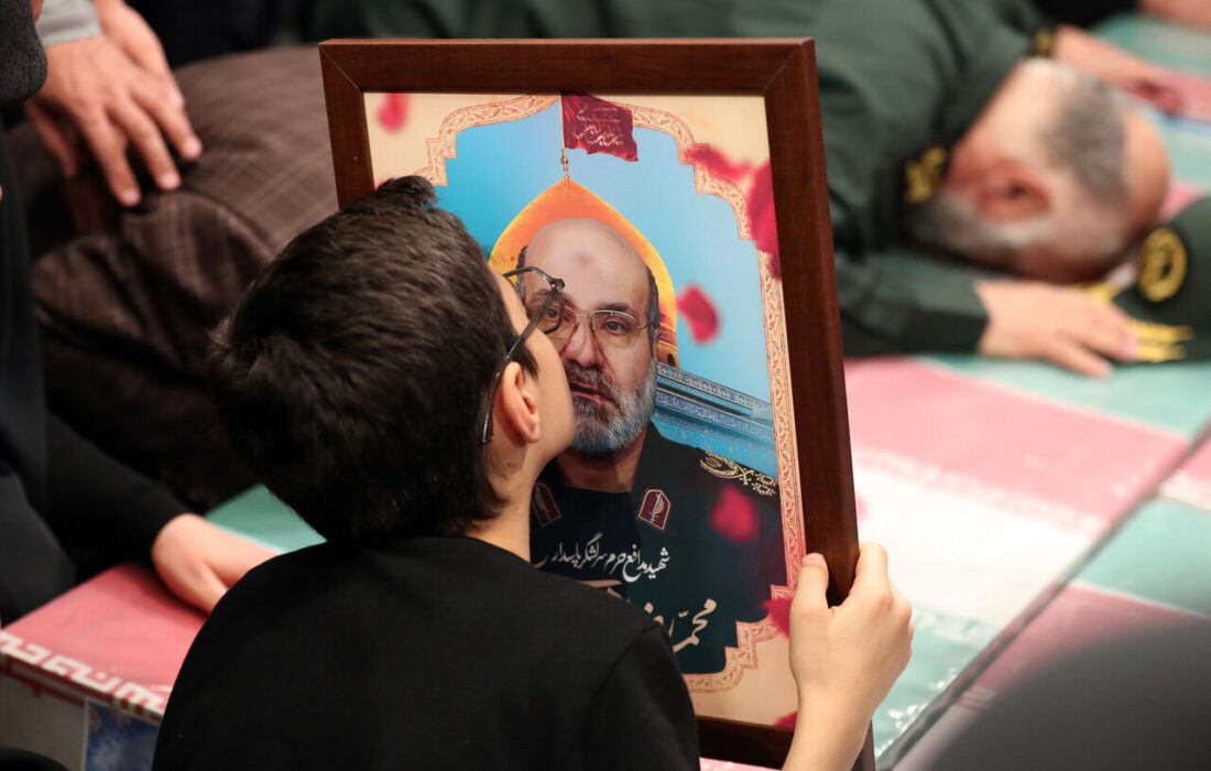 رئیس مرکز اسناد و تحقیقات دفاع مقدس: هیچ خبرنگاری موفق به گفتوگو با سردار زاهدی نمیشد