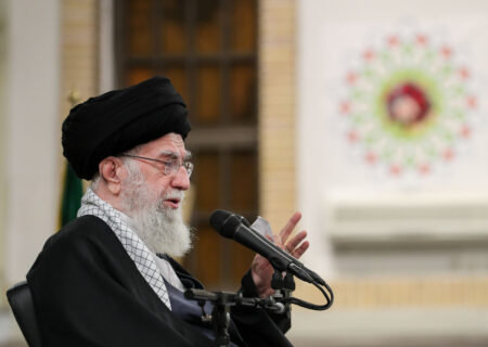 رهبر انقلاب: باید از ملت ایران تشکر کرد