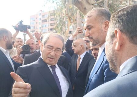 امیرعبداللهیان از محل شهادت شهید زاهدی و همرزمانش بازدید کرد