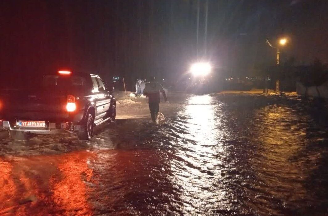 آب شهر حاجی آباد زیرکوه را فرا گرفت