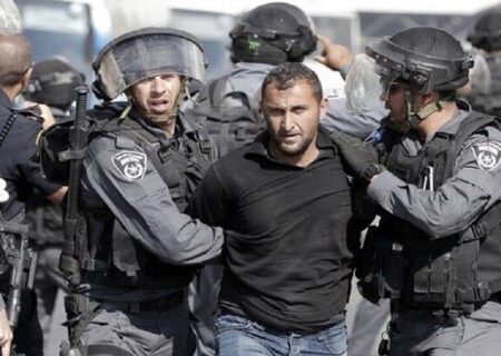 حمله نظامیان صهیونیست به نمازگزاران فلسطینی در مسجد الاقصی