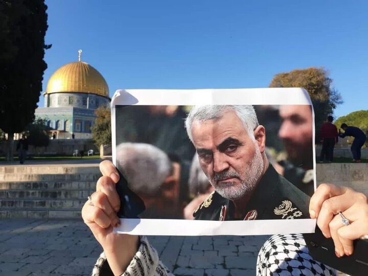 دستنوشته سردار دلها حاج قاسم سلیمانی: دفاع از فلسطین برای ما شرف و عزت است