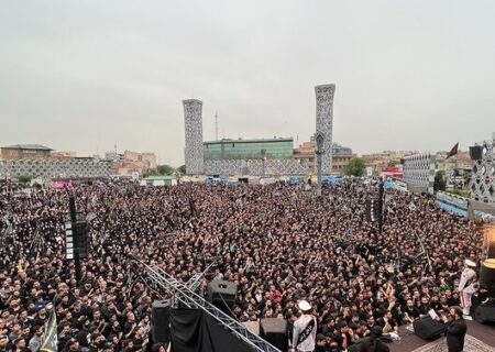 اجتماع مدافعان حرم در میدان امام حسین(ع) تهران