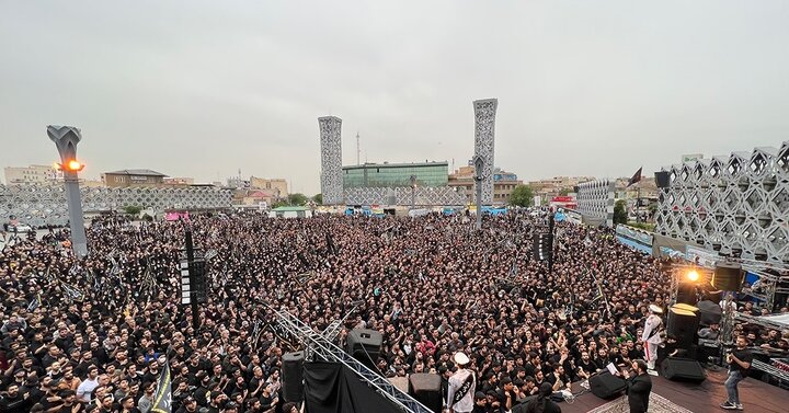 اجتماع مدافعان حرم در میدان امام حسین(ع) تهران