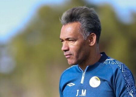 قضاوت جوانمردانه مورایس در آستانه بازی تراکتور- سپاهان