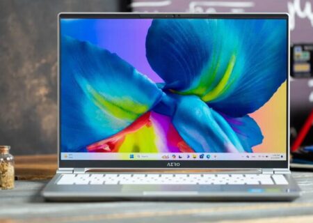 تلاش لپ‌تاپ Aero 14 OLED برای شکست مک‌بوک پرو