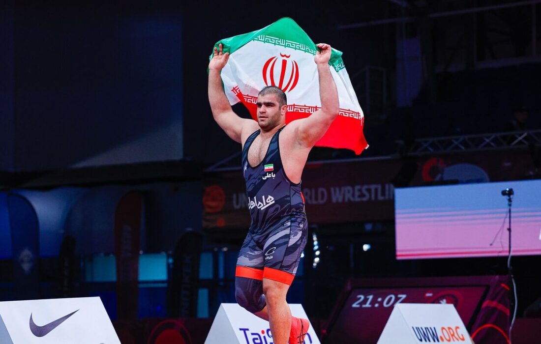 تجلیل از میرزازاده در حاشیه کشتی فرنگی جام تختی