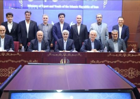 کیومرث هاشمی: سیاست اصلی ما حمایت از فوتبال است