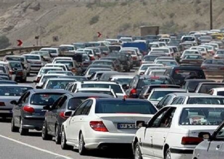 ترافیک در محور چالوس و آزاد راه تهران – شمال سنگین است