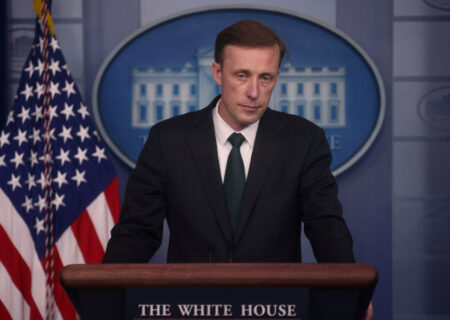 کاخ سفید: ارسال سلاح به ایران و کره شمالی از سوی روسیه منجر به بی ثباتی منطقه می شود