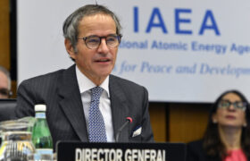 دستیابی به راهحل دیپلماتیک درباره پرونده هستهای ایران ضروری است