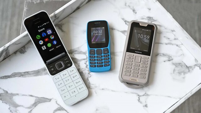 واردات گوشیهای دکمهای ممنوع نشده است