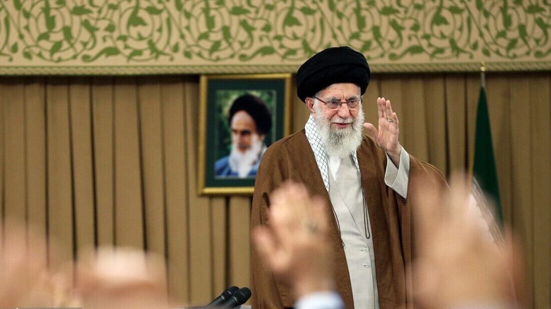 رهبر انقلاب: در پشتیبانی از فلسطین منتظر کسی نمی‌مانیم/امسال حج برائت از صهیونیست‌ها باشد