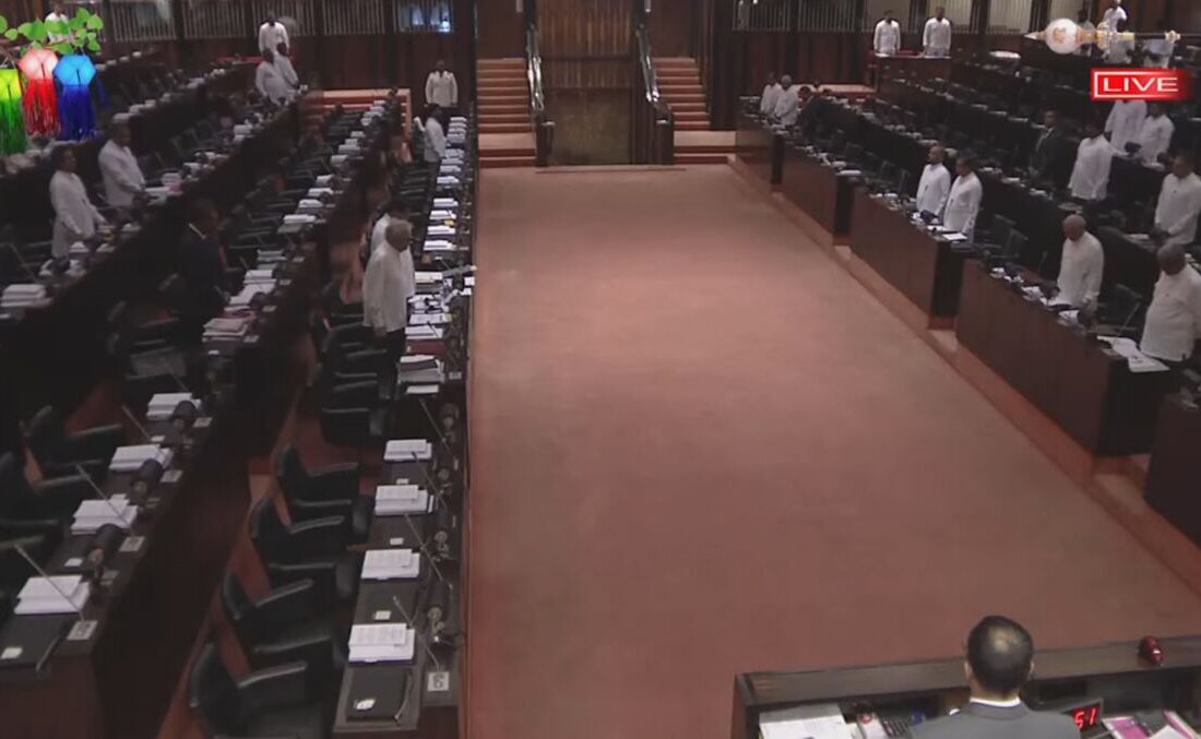 یک دقیقه سکوت در پارلمان سریلانکا به احترام رئیس جمهور ایران