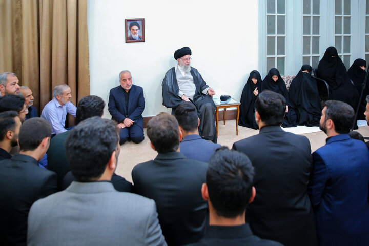 رهبر انقلاب: تجلیل با عظمت از شهید رئیسی، حمایت از شعارهای انقلاب است