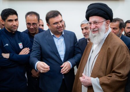 باقر محمدی: وقتی رهبر انقلاب را دیدم، منقلب شدم/ یک انگشتر از حضرت آقا هدیه گرفتم