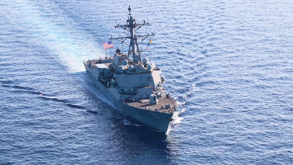 چین: به دقت حرکت کشتی های نظامی آمریکا در منطقه خلیج تایوان را زیرنظر داریم