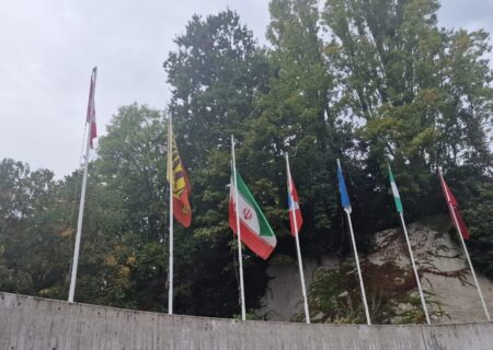 پرچم مقدس جمهوری اسلامی ایران در مقر اروپایی سازمان ملل در ژنو نیمه افراشته شد