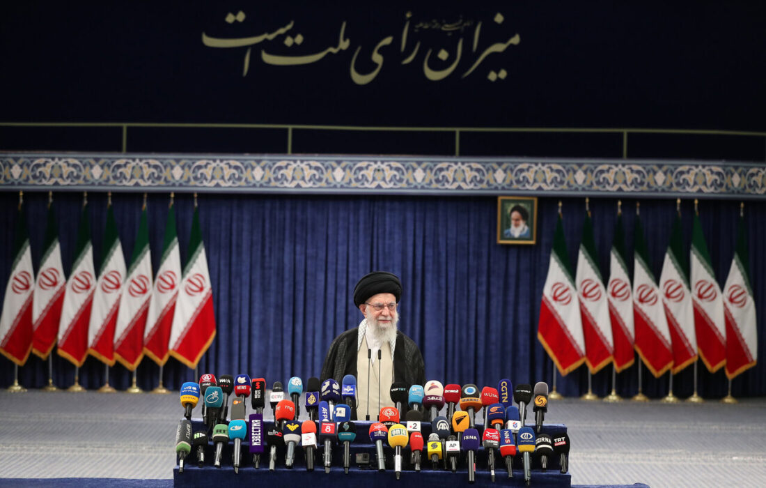 رهبر معظم انقلاب: انشاءالله مردم بهترین را انتخاب کنند