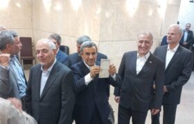 احمدی نژاد داوطلب نامزدی انتخابات ریاست جمهوری شد
