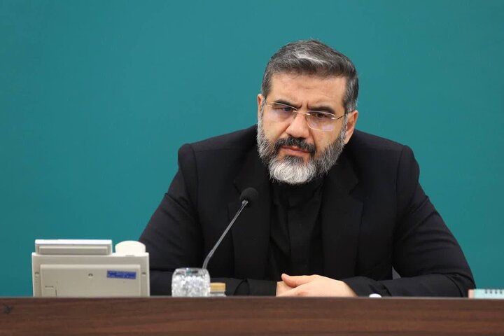 وزیر فرهنگ: نظام حکمرانی جمهوری اسلامی خود را در معرض مطالبات مردمی قرار میدهد