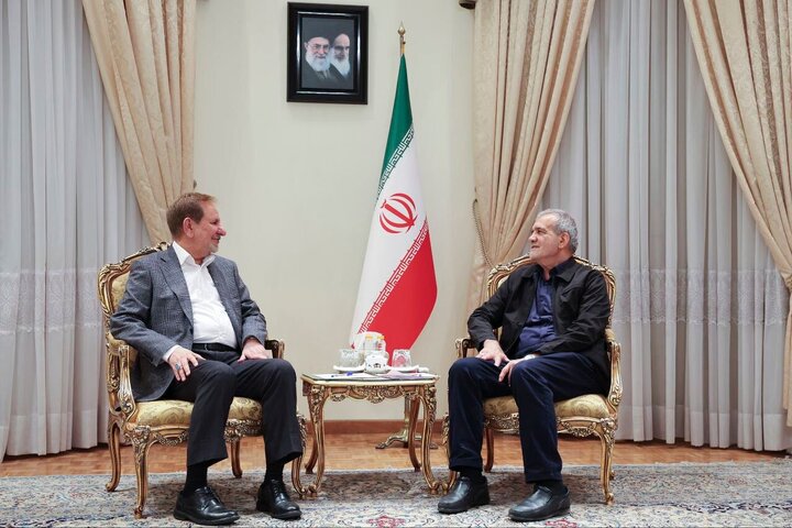 جهانگیری با رئیسجمهور منتخب دیدار کرد