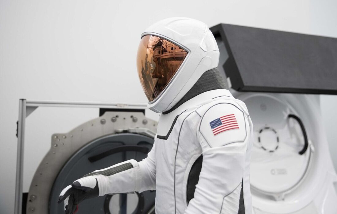 تعویق در ماموریت پیادهروی فضایی اسپیس ایکس