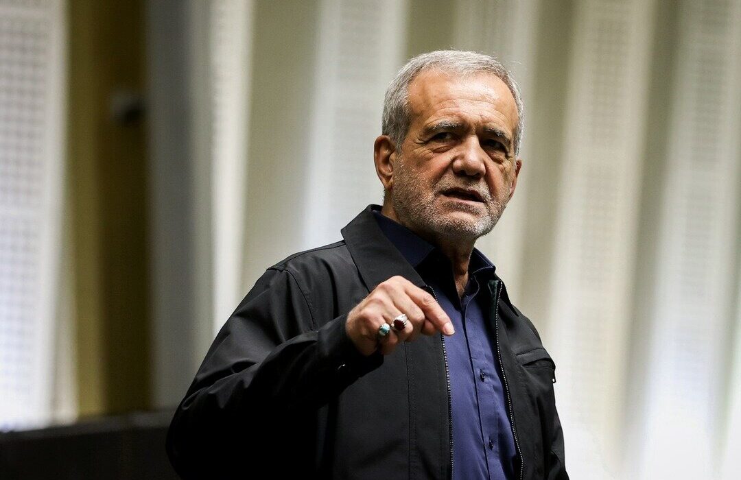 پزشکیان: محور همگرایی، التزام به قانون اساسی، سند چشمانداز و سیاستهای کلی مصوب مقام معظم رهبری خواهد بود