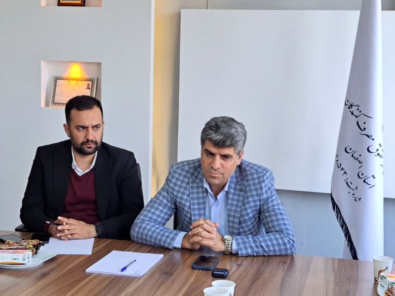 راه اندازی سامانه نظارتی برای قیمت گذاری لباس مدارس در استان اصفهان