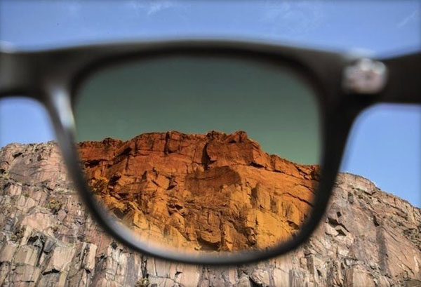 کدام عینک آفتابی از چشمان انسان محافظت میکند