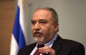 هرگز تا این حد در جهان و آمریکا منزوی نبودیم