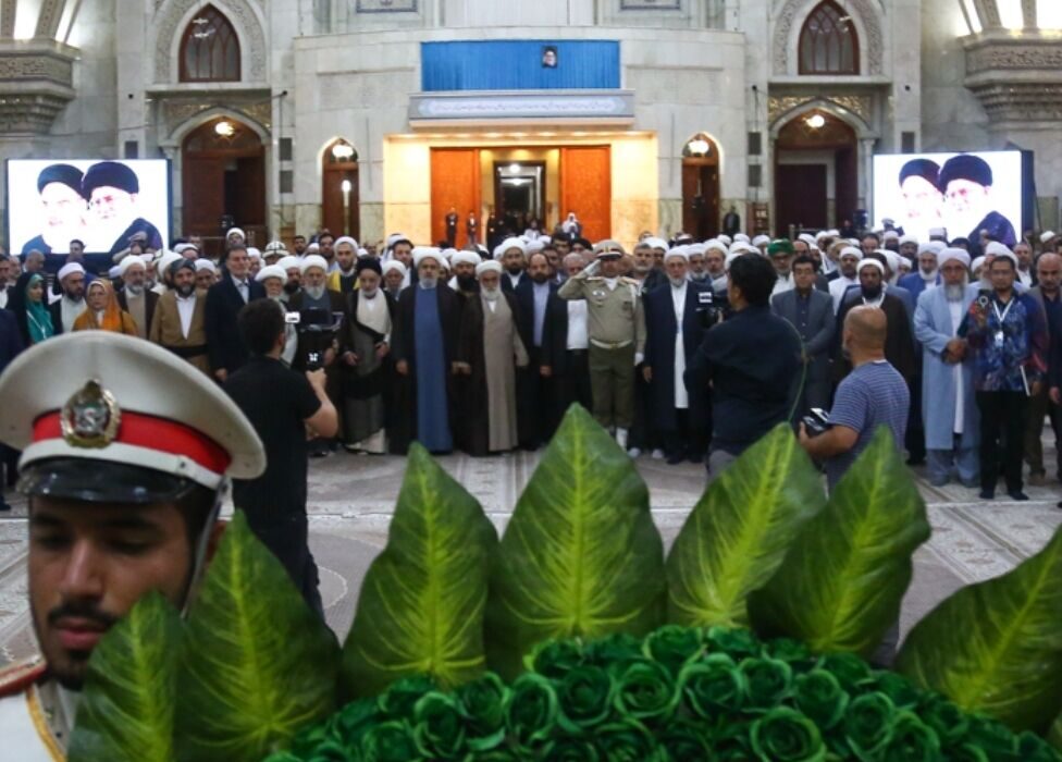 مهمانان سی و هشتمین اجلاس وحدت اسلامی با آرمانهای امام(ره) تجدید میثاق کردند