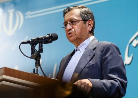 همتی:  اشتغال، محور تولید است