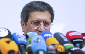 دستور همتی برای رسیدگی به پرداخت وام قرض‌الحسنه هیئت مدیره بورس