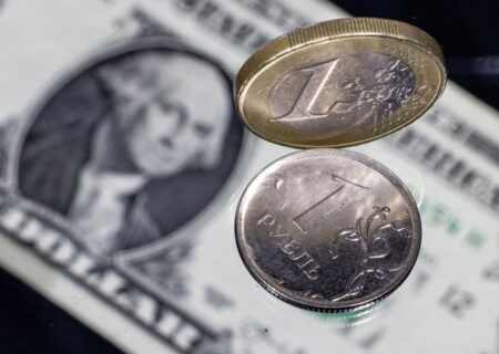 سقوط دلار و بازارهای آسیایی با تنزل رتبه اعتباری آمریکا