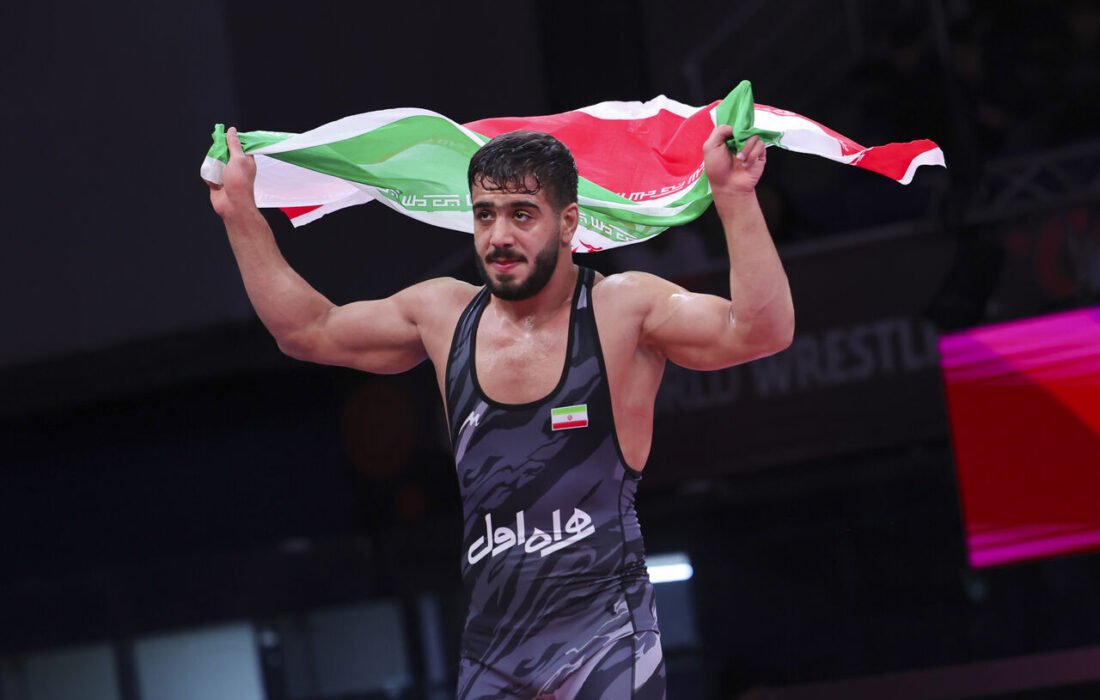 راهیابی فیروزپور به فینال کشتی آزاد امیدهای جهان