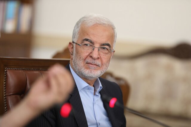 مومنی: ۳ استاندار باقیمانده تا چهارشنبه تعیین میشوند