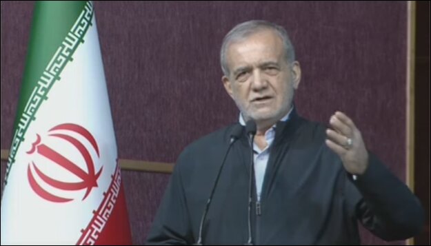 آغاز سخنرانی پزشکیان در مراسم رونمایی از الواح هخامنشی