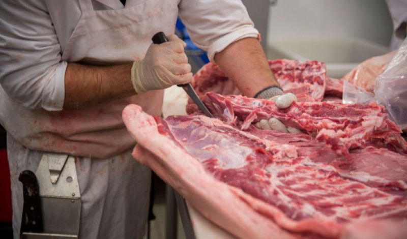 مرغفروشی متخلف در داراب پلمب شد