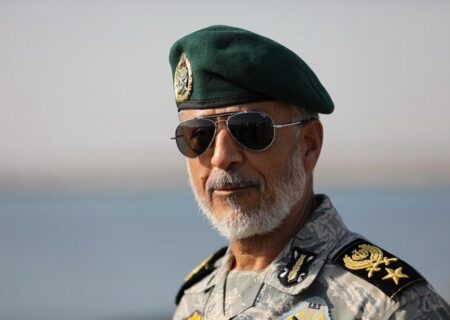 دریادار سیاری: دشمنان مترصد شکستن اتحاد و همدلی ما هستند