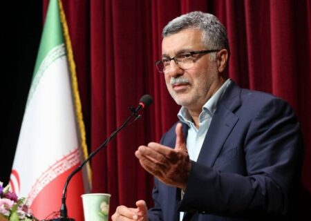 وزیر بهداشت: تلاش‌ و نوآوری جامعه داروسازی در پژوهش‌ و خودکفایی‌ مایه مباهات است