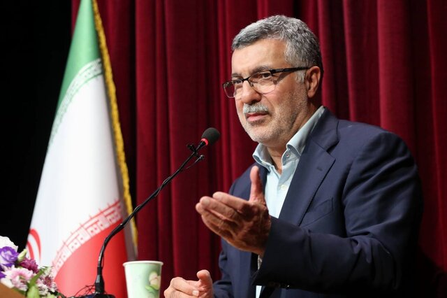 وزیر بهداشت: تلاش‌ و نوآوری جامعه داروسازی در پژوهش‌ و خودکفایی‌ مایه مباهات است