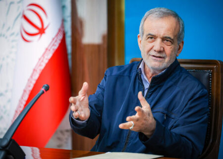 هدف دولت از سفرهای استانی حل مشکلات مردم است