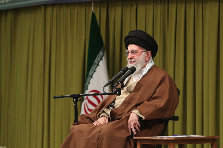 در برنامههای اعتکاف کاری کنید که روحیه معنوی در میان جوانان تثبیت بشود