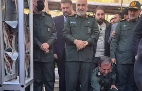 ادای احترام فرمانده کل سپاه پاسداران به مقام شهید سلیمانی