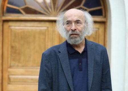 عیادت نمایندگان وزیر ارشاد از کیانوش عیاری