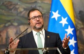 وزیر خارجه ونزوئلا: غرب و اسرائیل دست از حمایت از تروریسم در سوریه بردارند