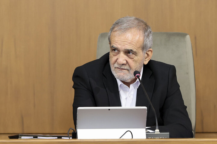 پزشکیان با خیر مدرسه‌ساز دیدار کرد