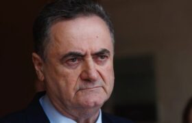 وزیر جنگ رژیم صهیونیستی: ما بیش از هر زمان دیگر به امضای توافق مبادله اسرا نزدیک شدهایم